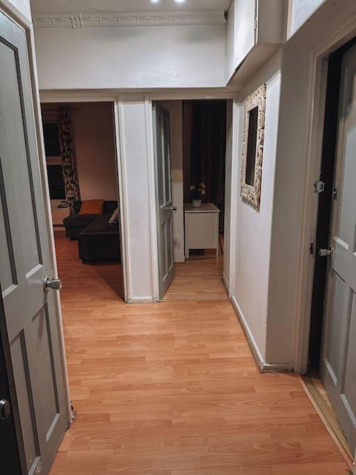 Spacious 3 Bedroom Flat In Stockwell * Londres