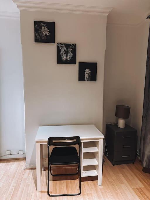 Spacious 3 Bedroom Flat In Stockwell *