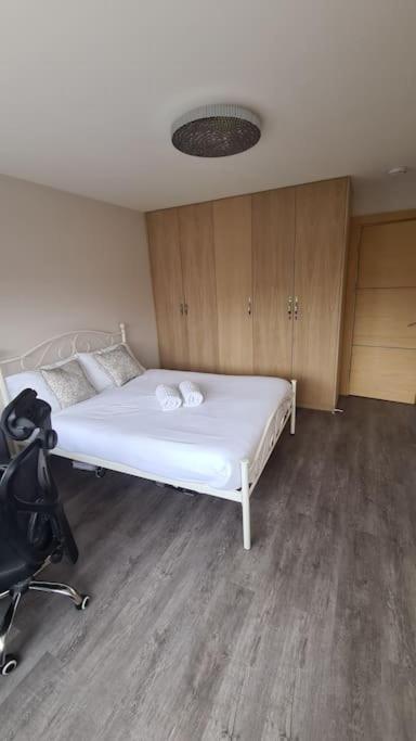 New! Brand New Beautiful Modern * London
