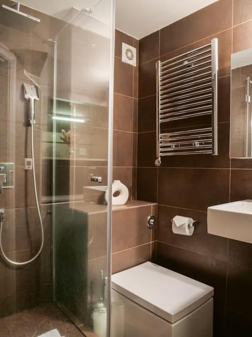 Stylish Retreat In The Heart Of Notting Hill Apartment London