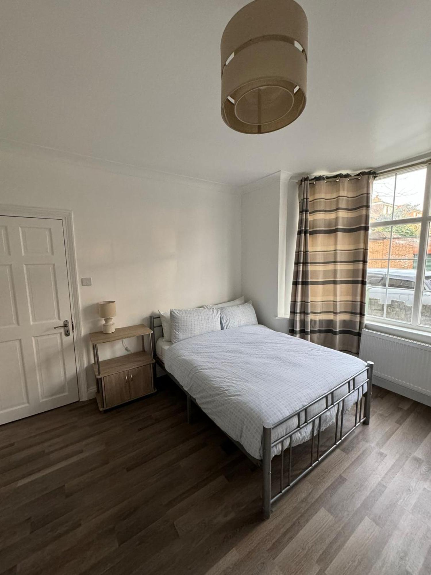 Oxborne Uk - Gardner Quarto em Acomodações Particulares