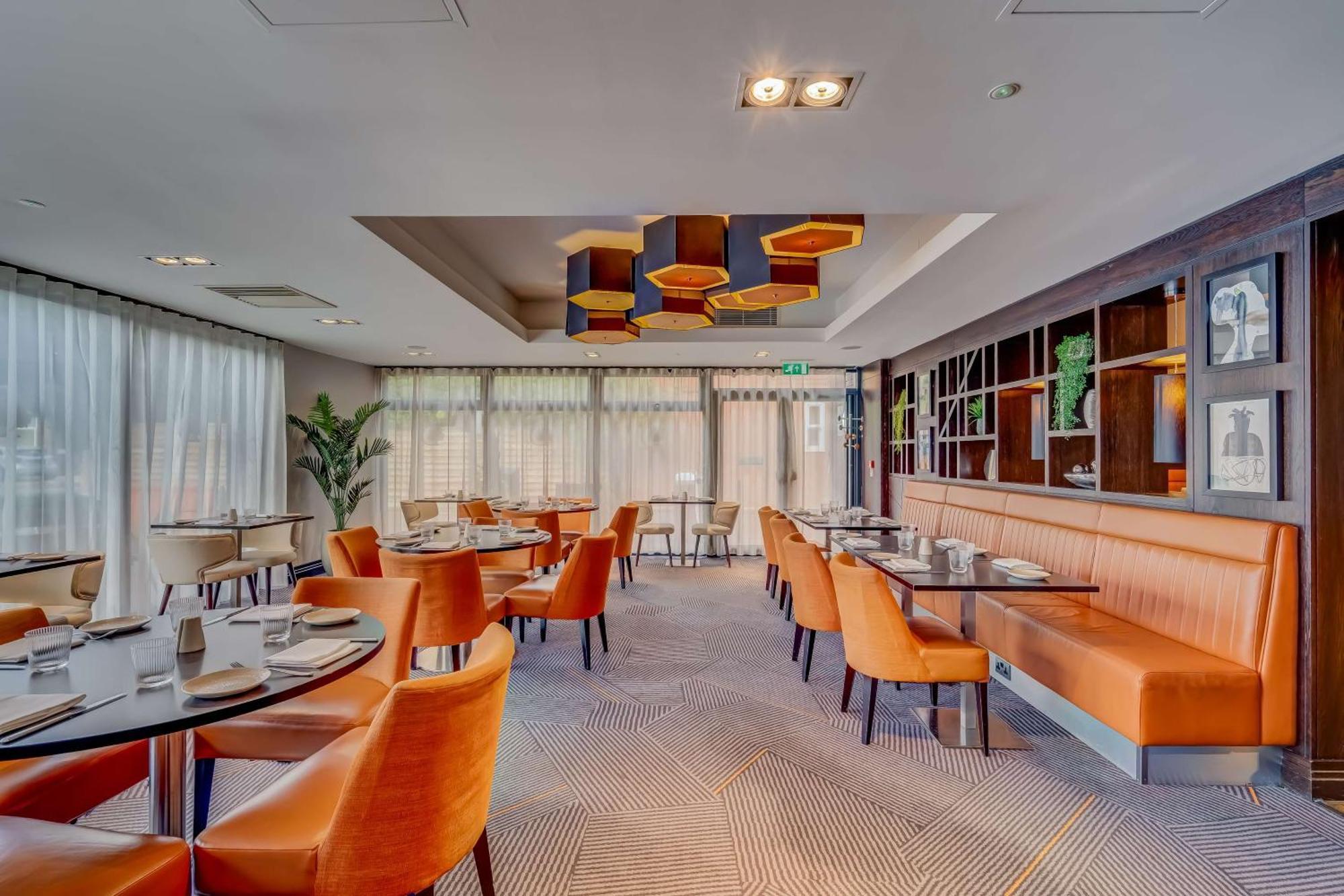 Doubletree By Hilton Ealing Hotel London