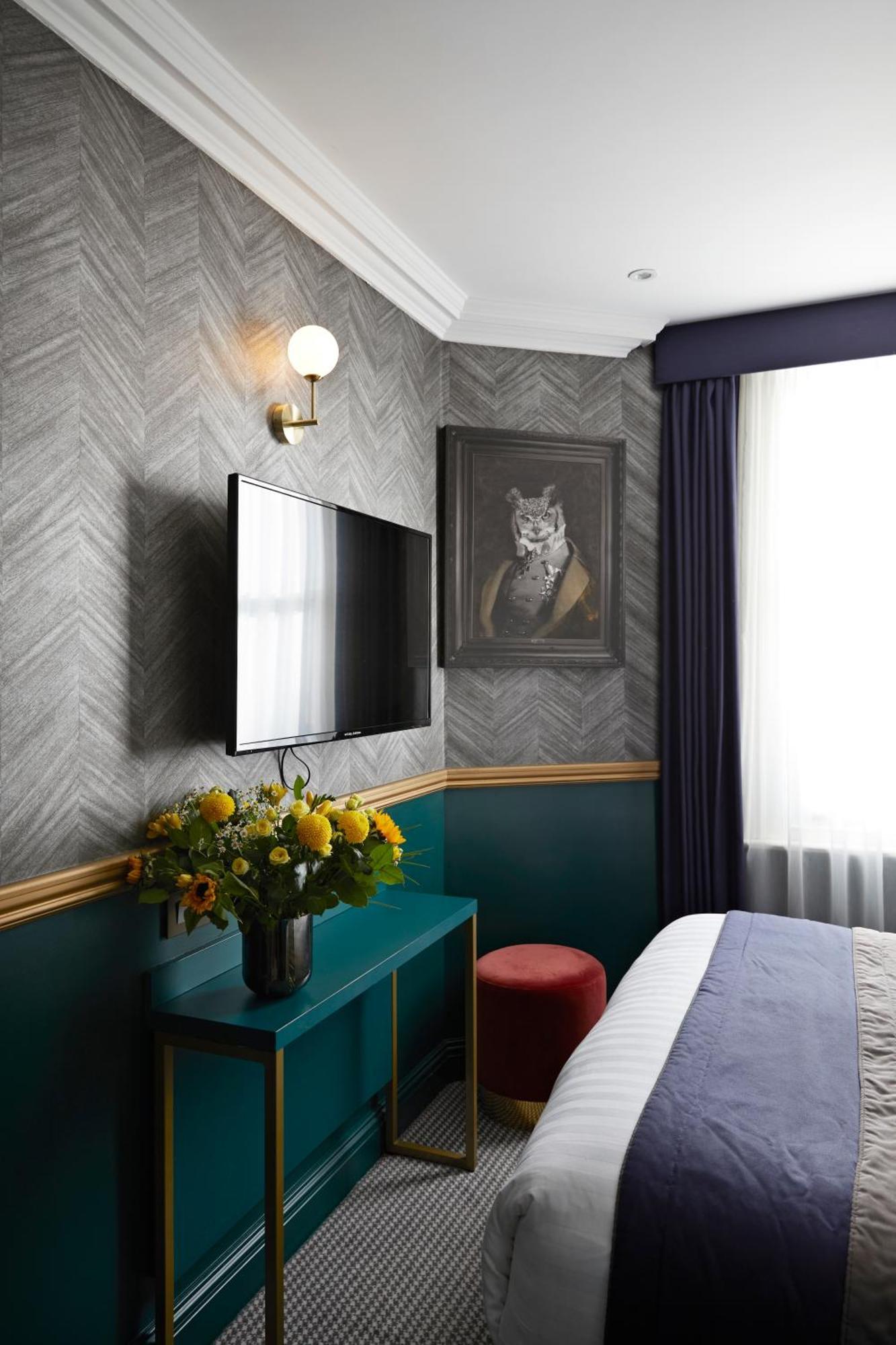 The Portico 4*