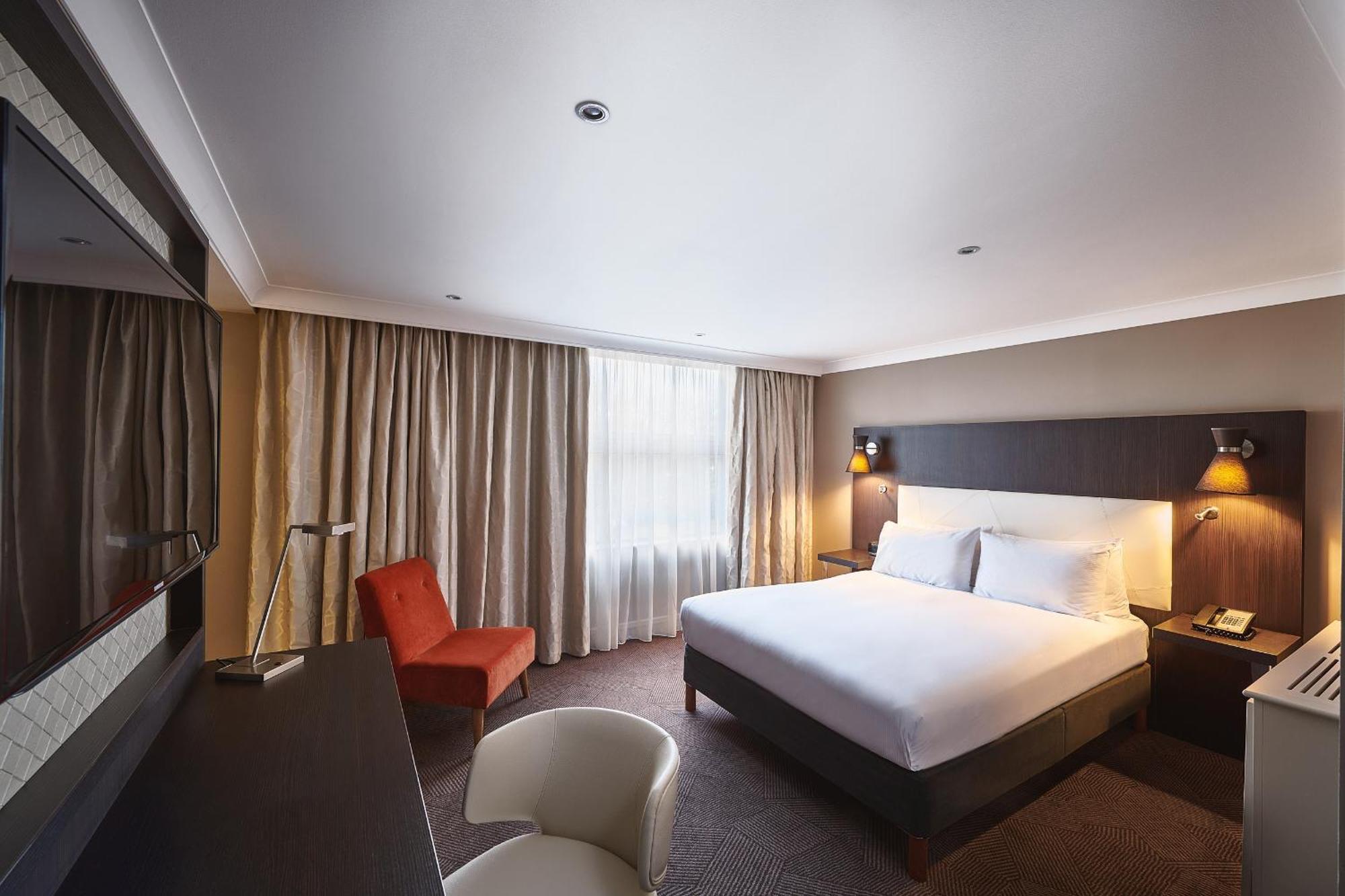 Doubletree By Hilton Ealing London