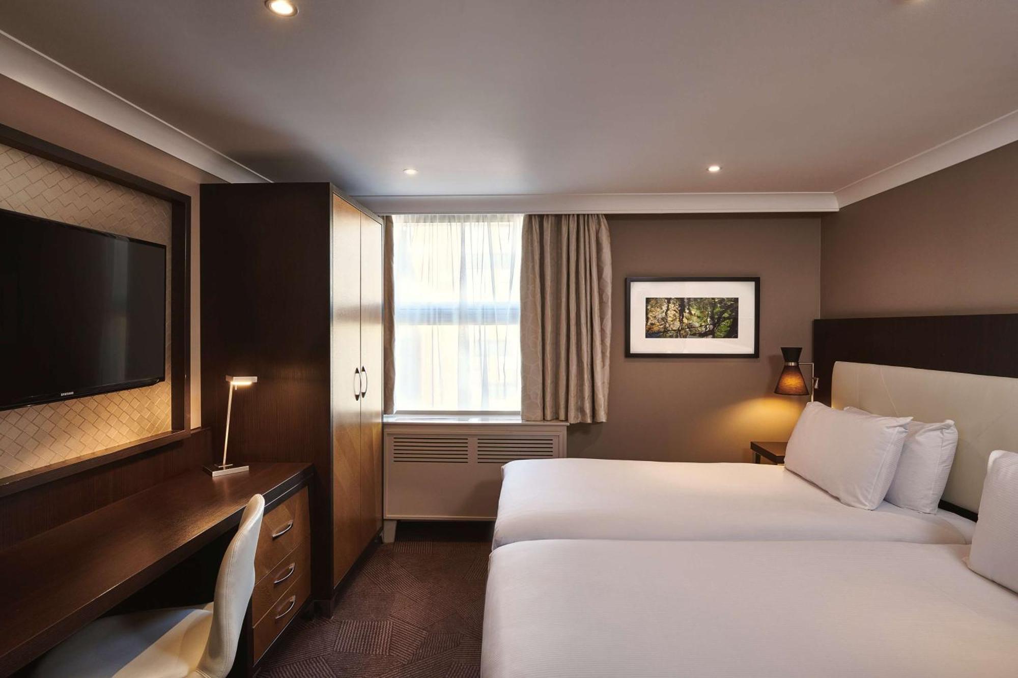 Doubletree By Hilton Ealing Hotel