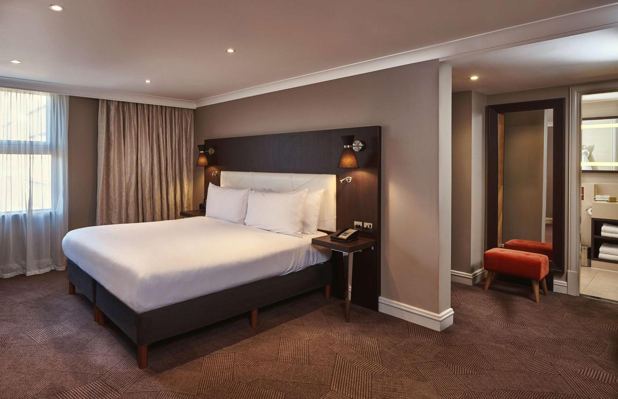 Doubletree By Hilton Ealing 4*
