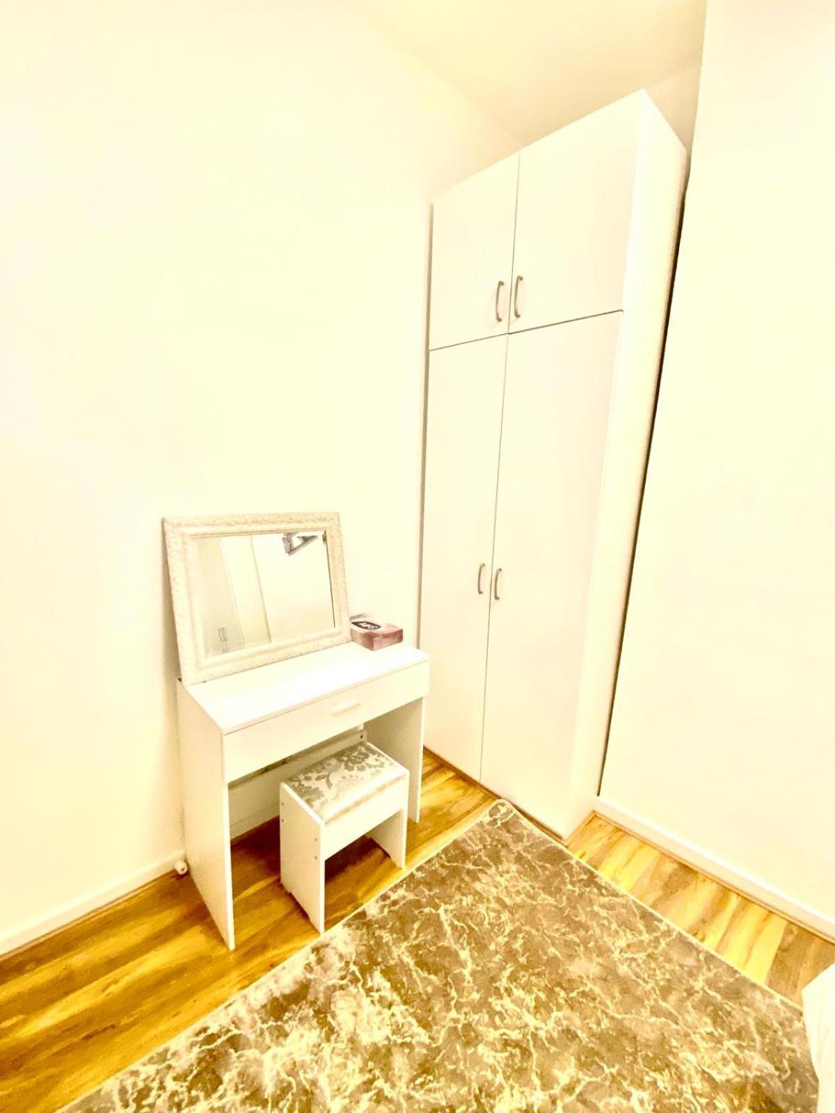 Beautiful Two Bedroom Flat With Free Car Park In * Londres