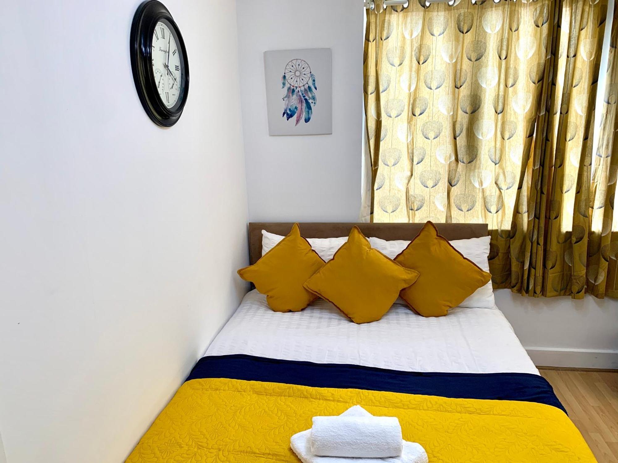 Tower Bridge London, 2 Bedrooms, Reception, Kitchen, Parking