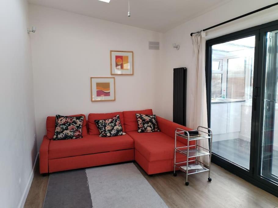 Cosy Near E1 *