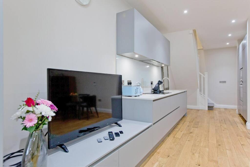 Apartamento F1 Outstanding 1 Bed Duplex Londres