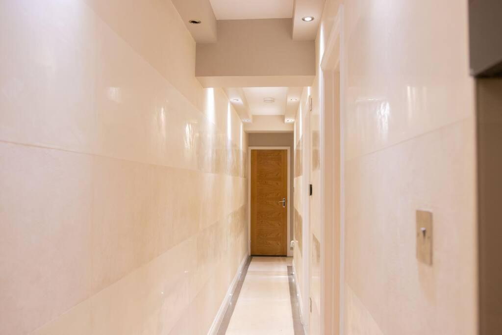 Oikoshomes Three Bedroom Flat In * Londres