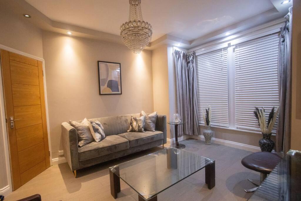 Apartamento Oikoshomes Three Bedroom Flat In Londres