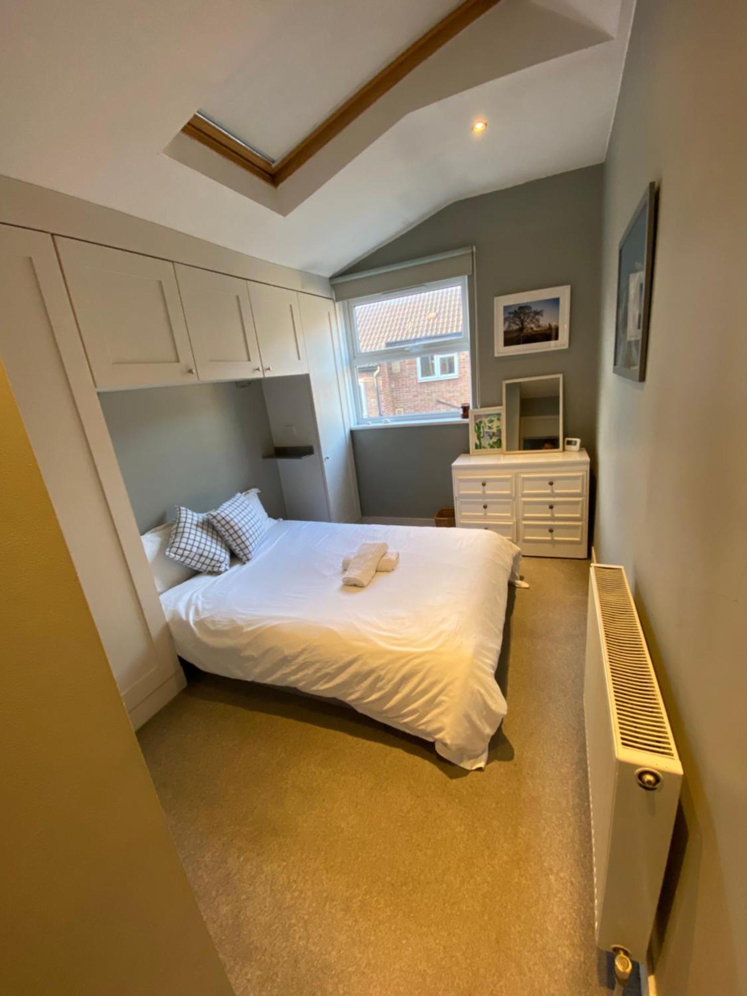 Gorgeous Hammersmith Home. Sleeps 6. Tube 5 Mins! Londen