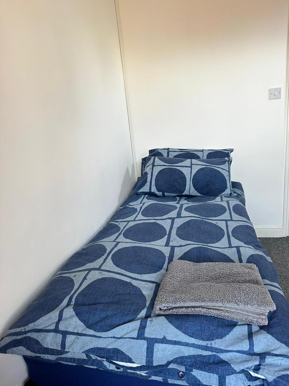 Wembley Guest house *