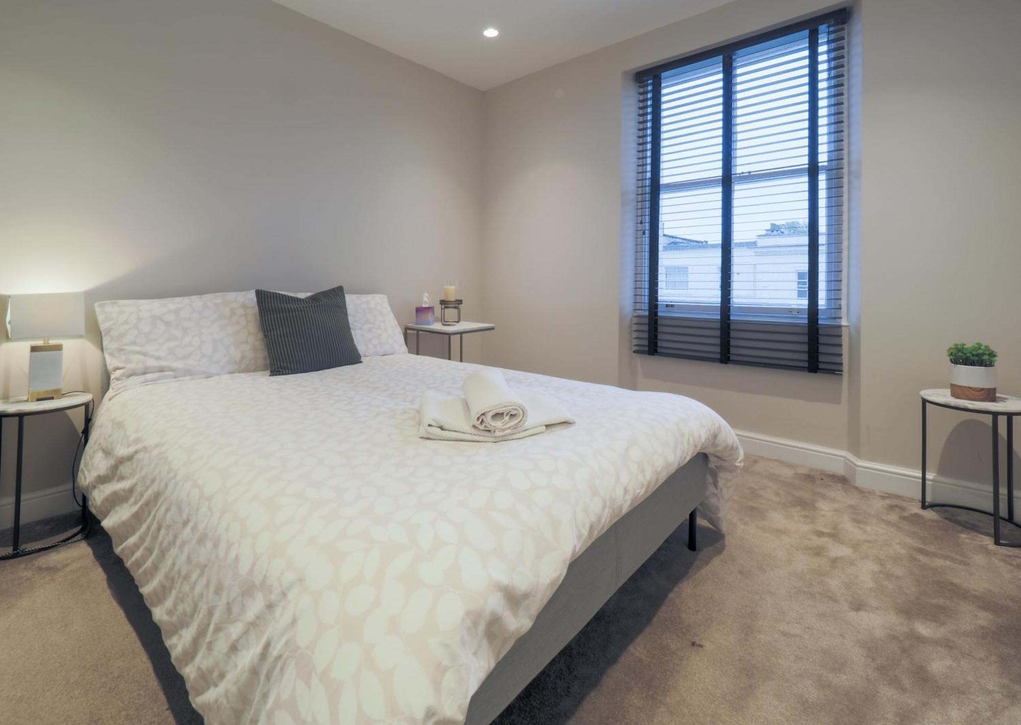 Luxury 3 Bedroom Flat In Maida Vale *