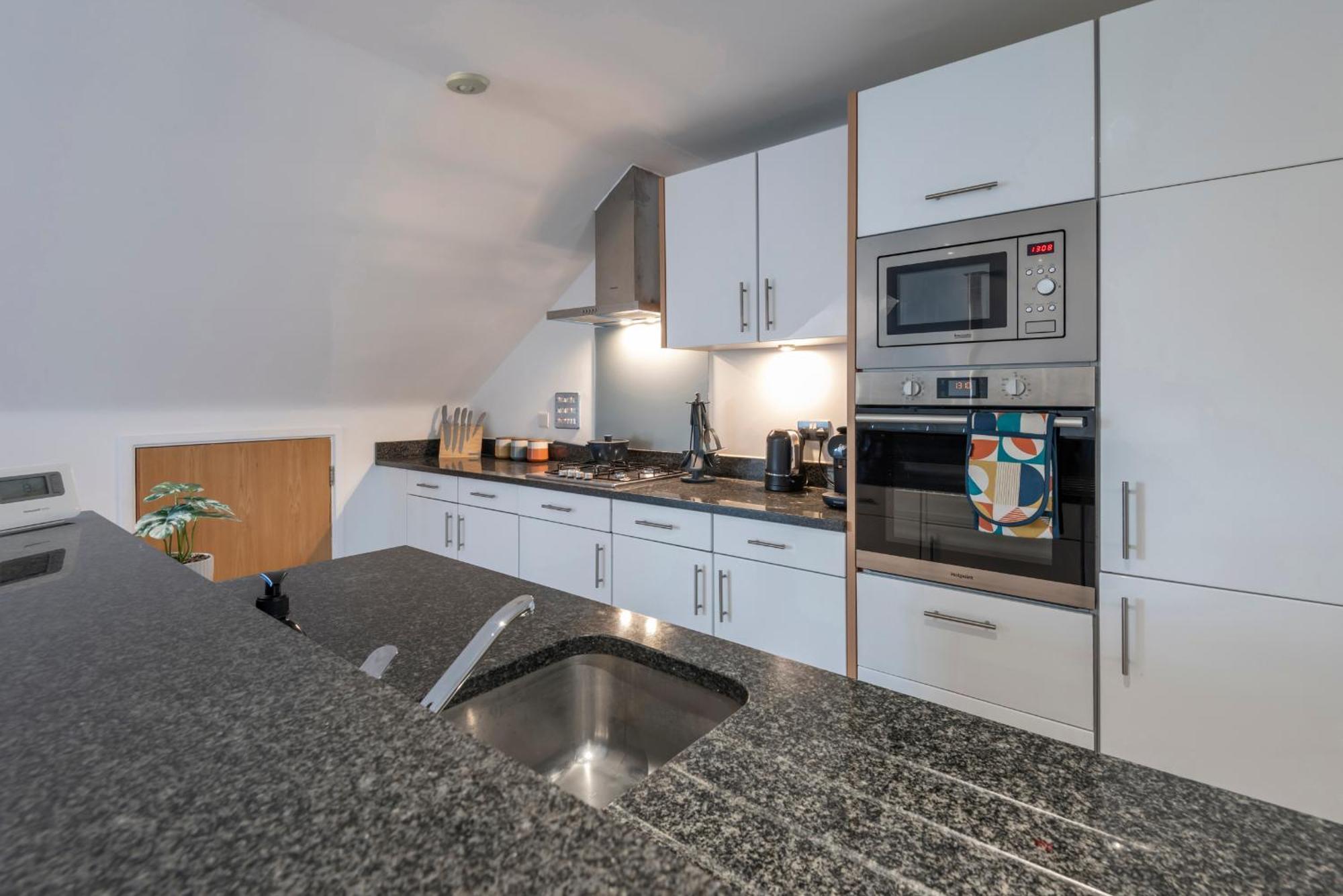 The Loft - Spacious Luxury 2 Bed 2 Bath With Free Secure Parking And Tube Close By Apartment