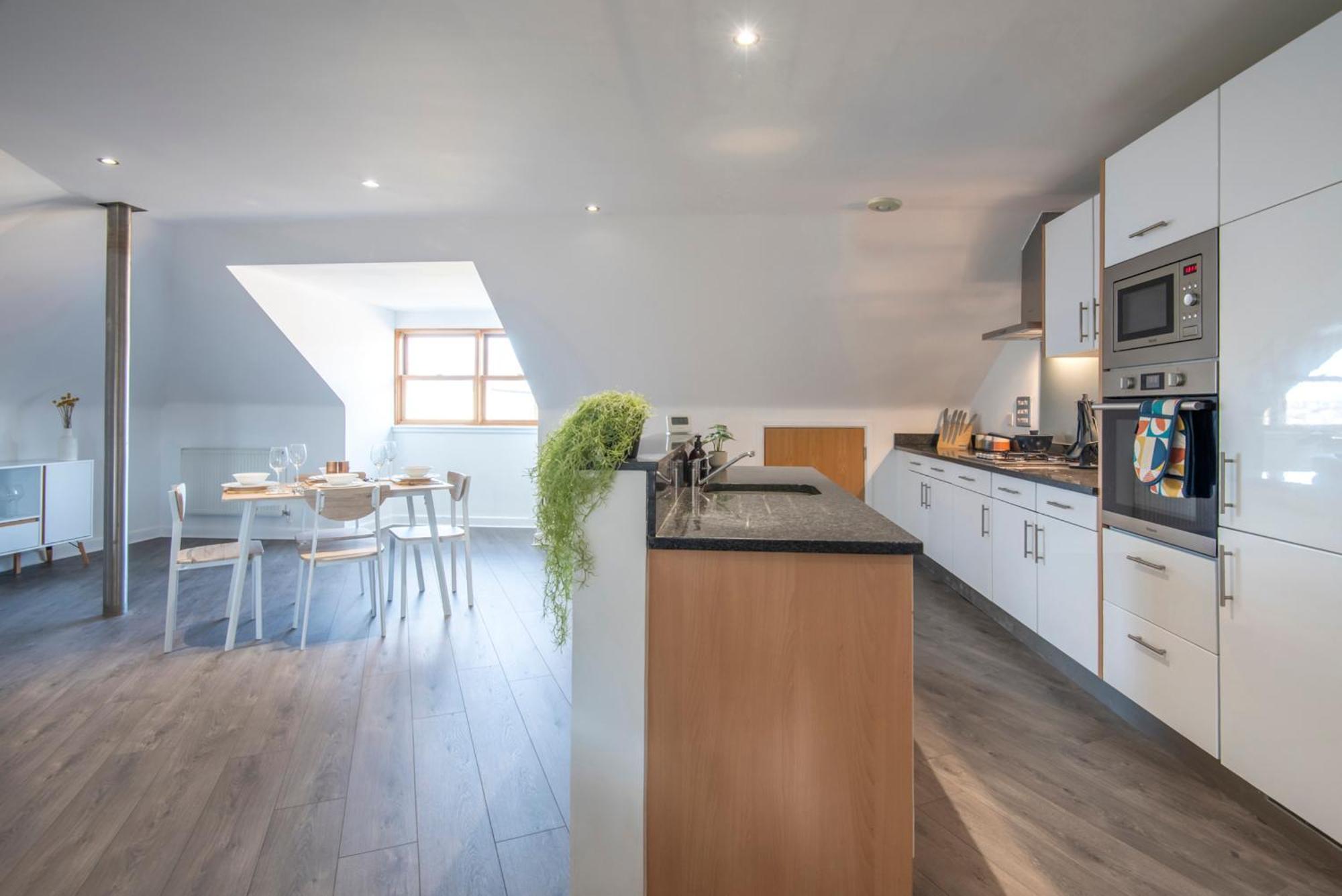 The Loft - Spacious Luxury 2 Bed 2 Bath With Free Secure Parking And Tube Close By London