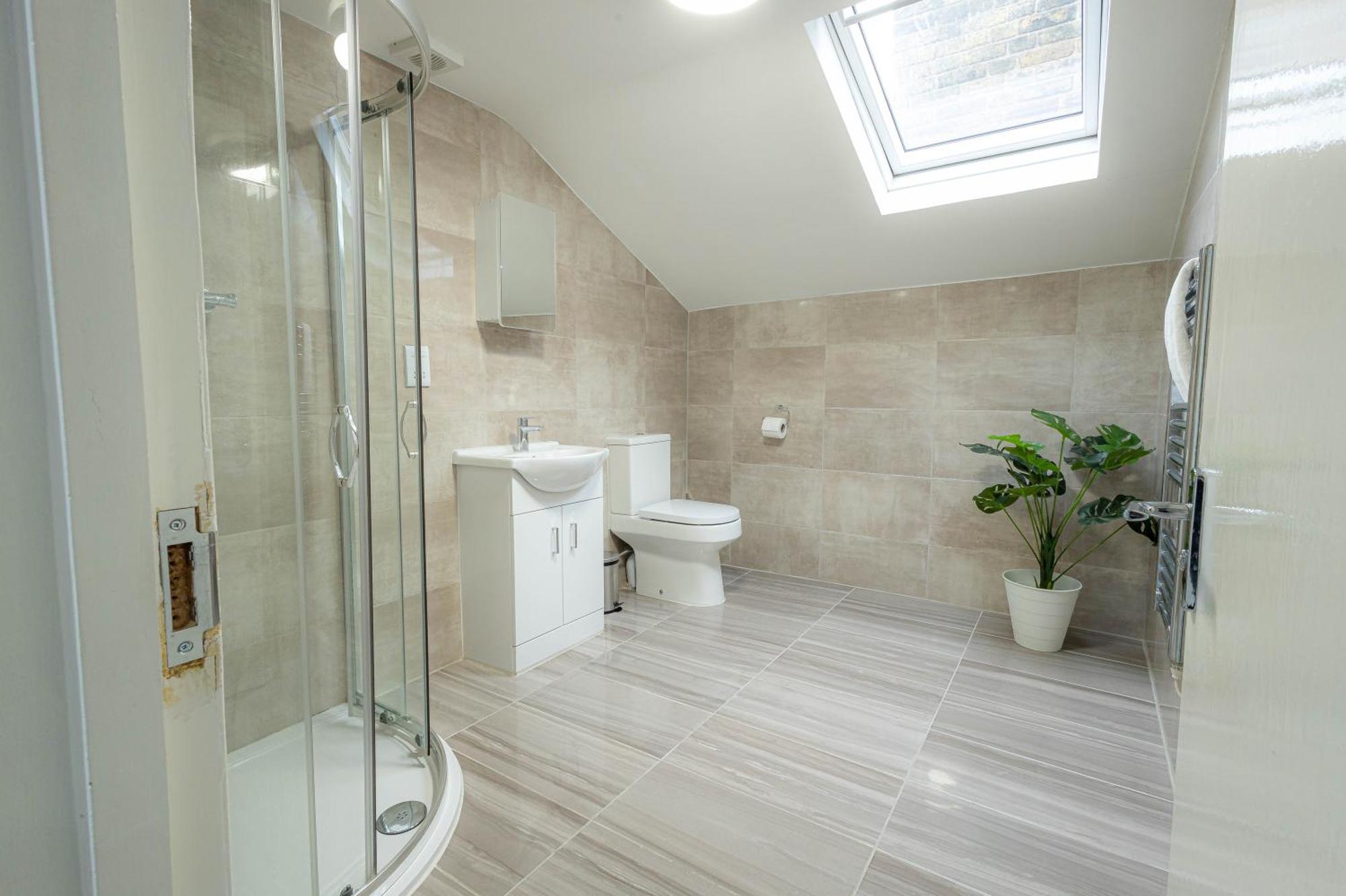 Deluxe Urban Retreat With City Views Studio And One Bedroom Near Camden By Belvilla Londres
