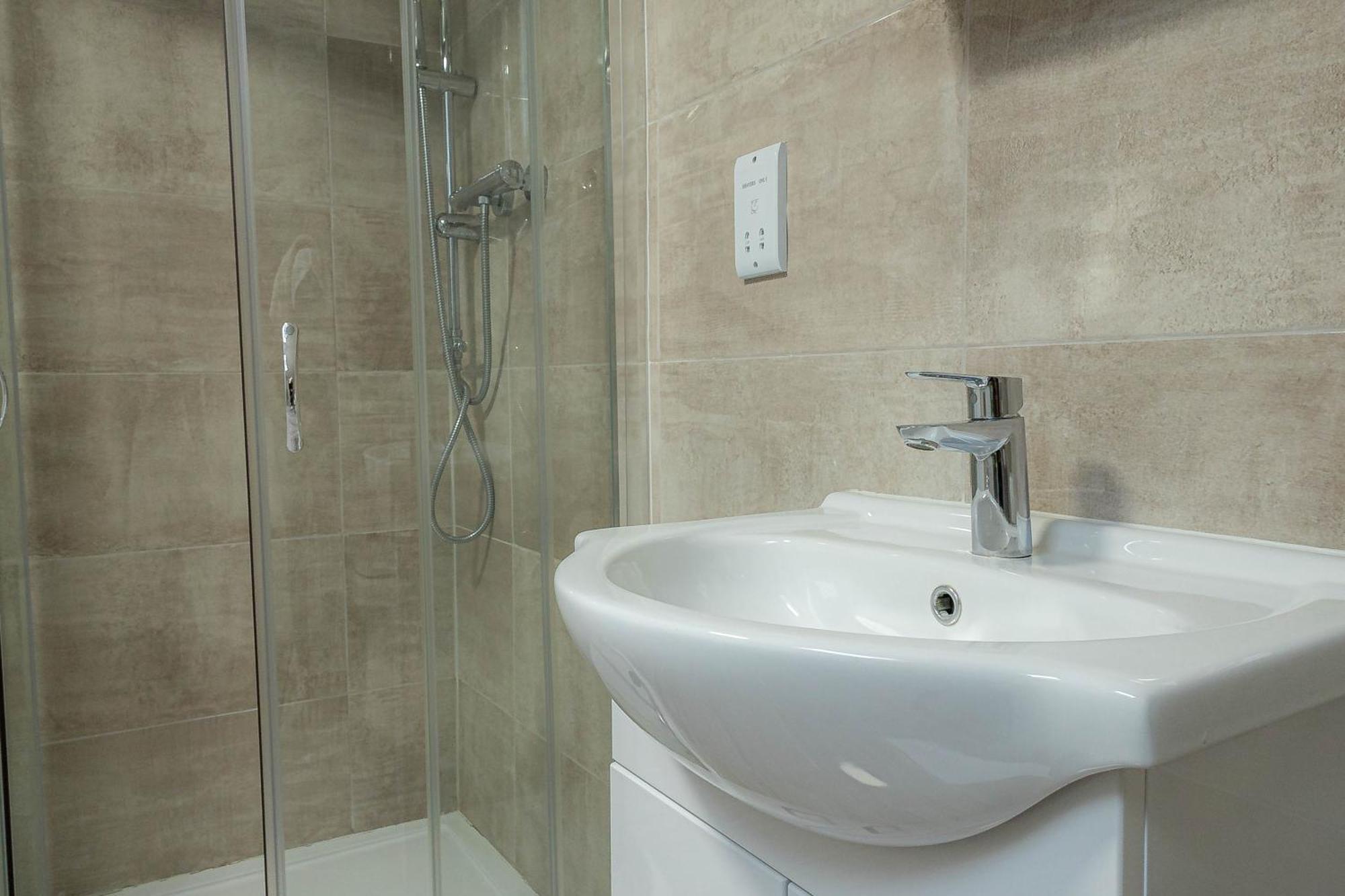 Deluxe Urban Retreat With City Views Studio And One Bedroom Near Camden By Belvilla * Londres