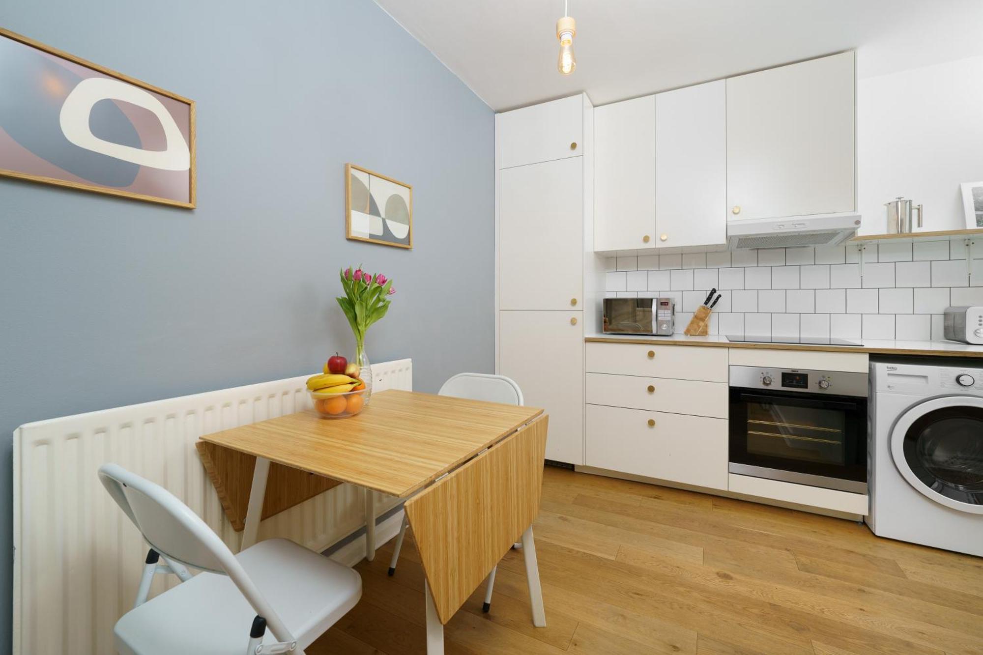 Apartamento Lovely In Victoria Park Village