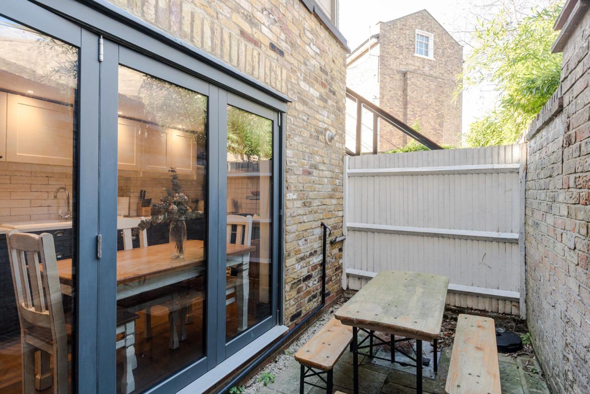 Bright De Beauvoir Pied A Terre