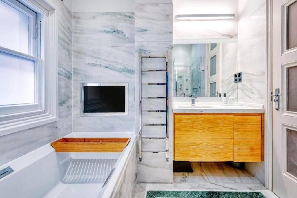 Apartamento 2 Bedroom Luxury Flat In South Kensington Londres