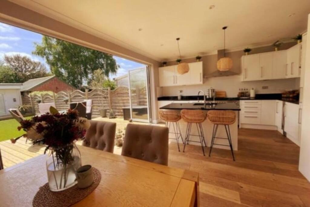 Hébergement de vacances Luxury 4 Bed 2 Bath House With Garden Near Wimbledon