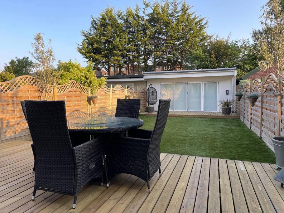 Luxury 4 Bed 2 Bath House With Garden Near Wimbledon Londres