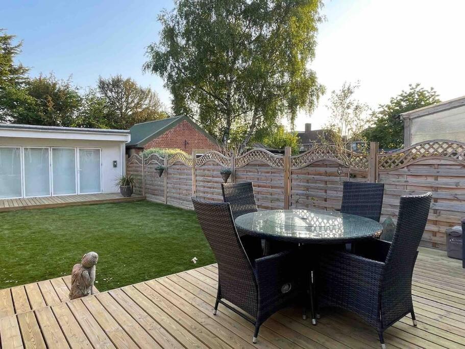 Hébergement de vacances Luxury 4 Bed 2 Bath House With Garden Near Wimbledon *