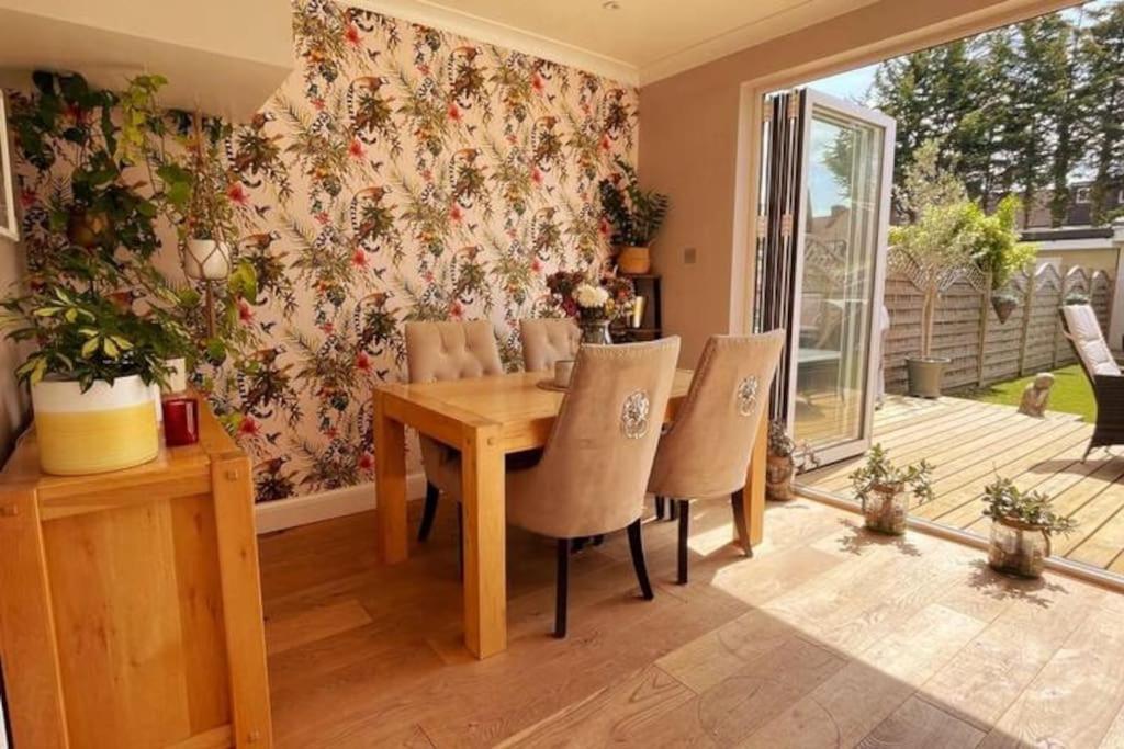Luxury 4 Bed 2 Bath House With Garden Near Wimbledon Hébergement de vacances Londres