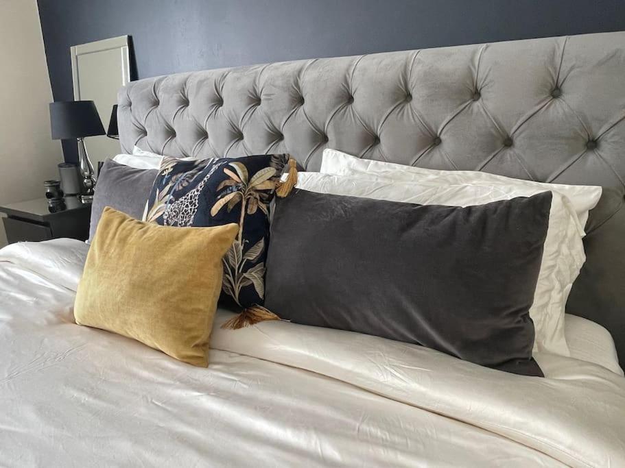 Luxury 4 Bed 2 Bath House With Garden Near Wimbledon * Londres