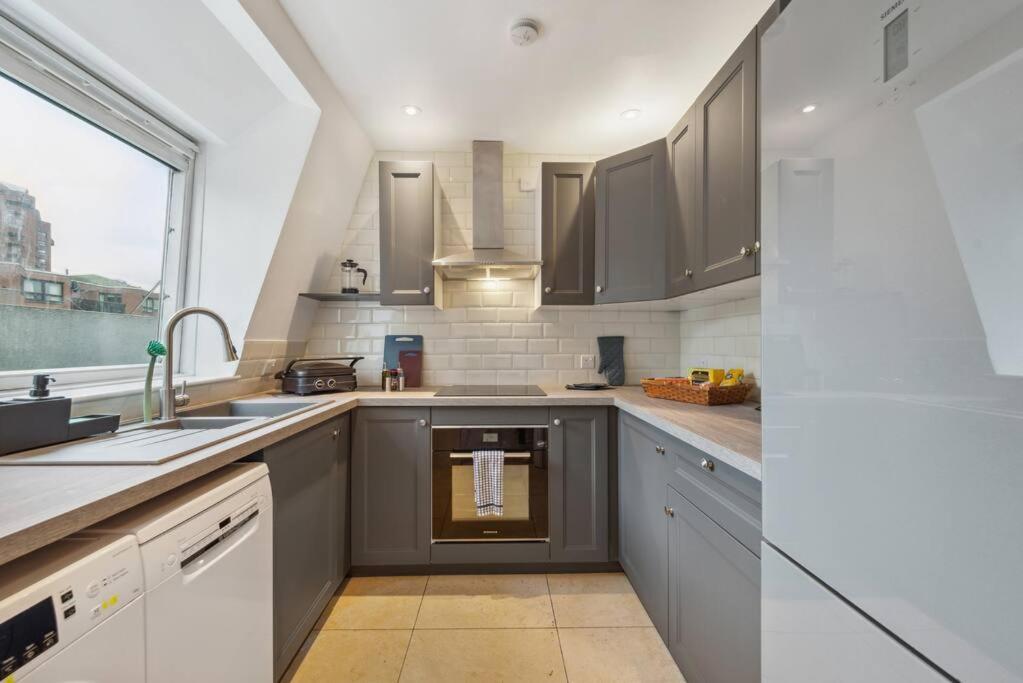 Chelsea Superior - 10 Minutes From Stadium Apartamento *