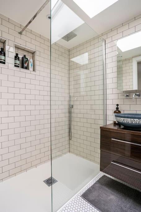 North East Loft Apartment. Stoke Newington. Londres