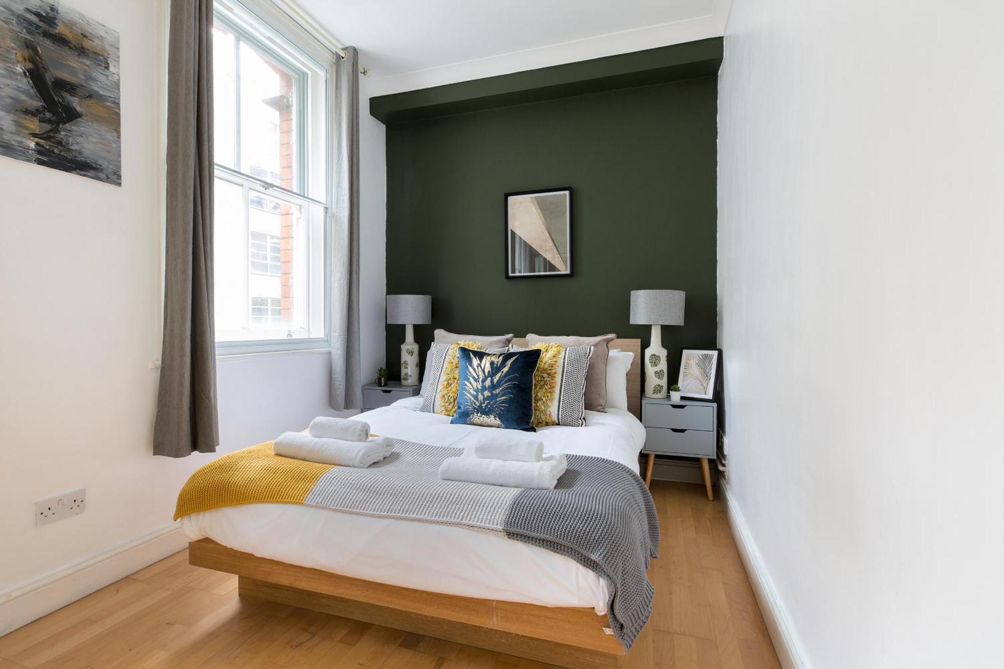 The Aldgate Flat Apartment *
