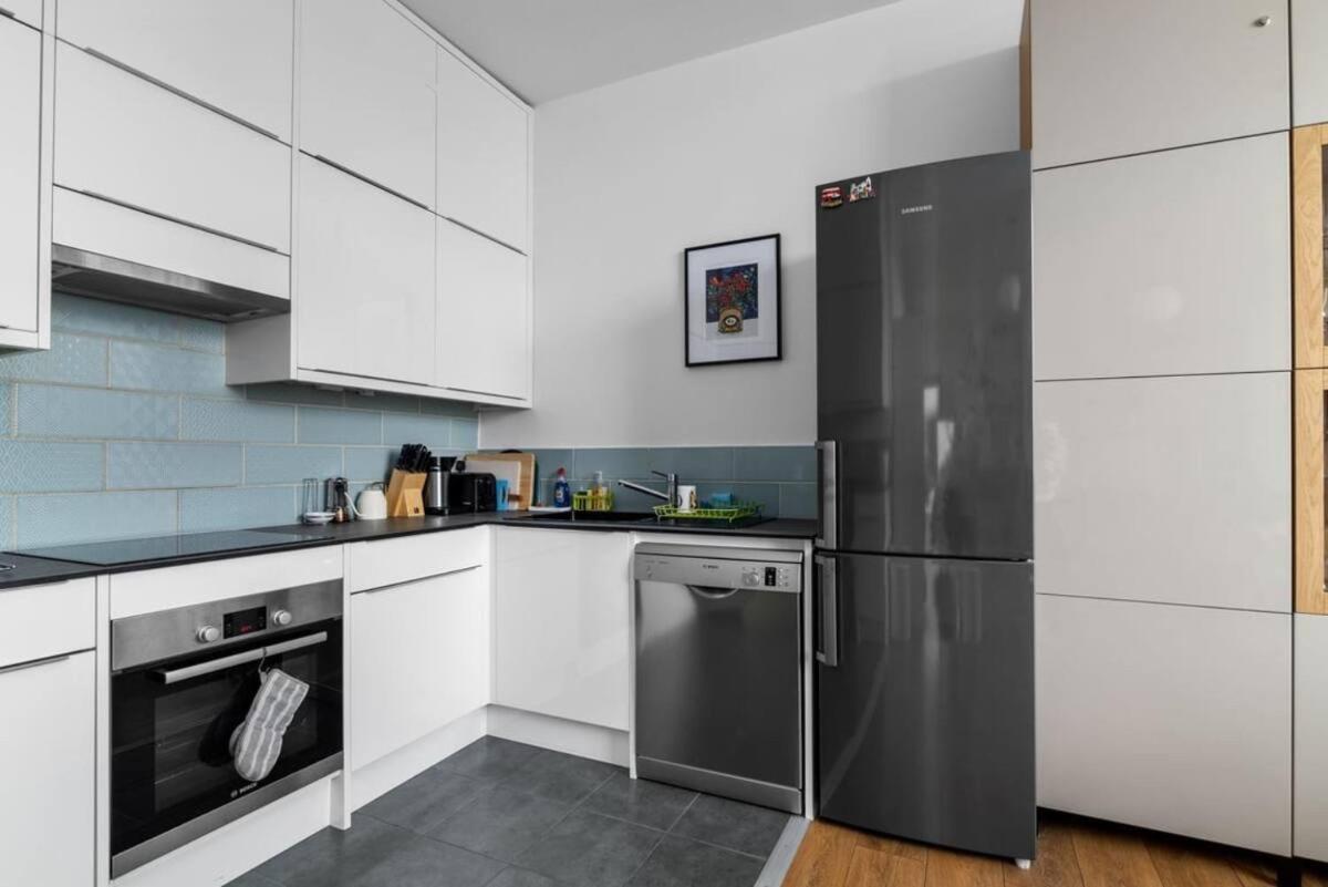 Luxury Modern Flat Near Excel, 02 & Canary Wharf