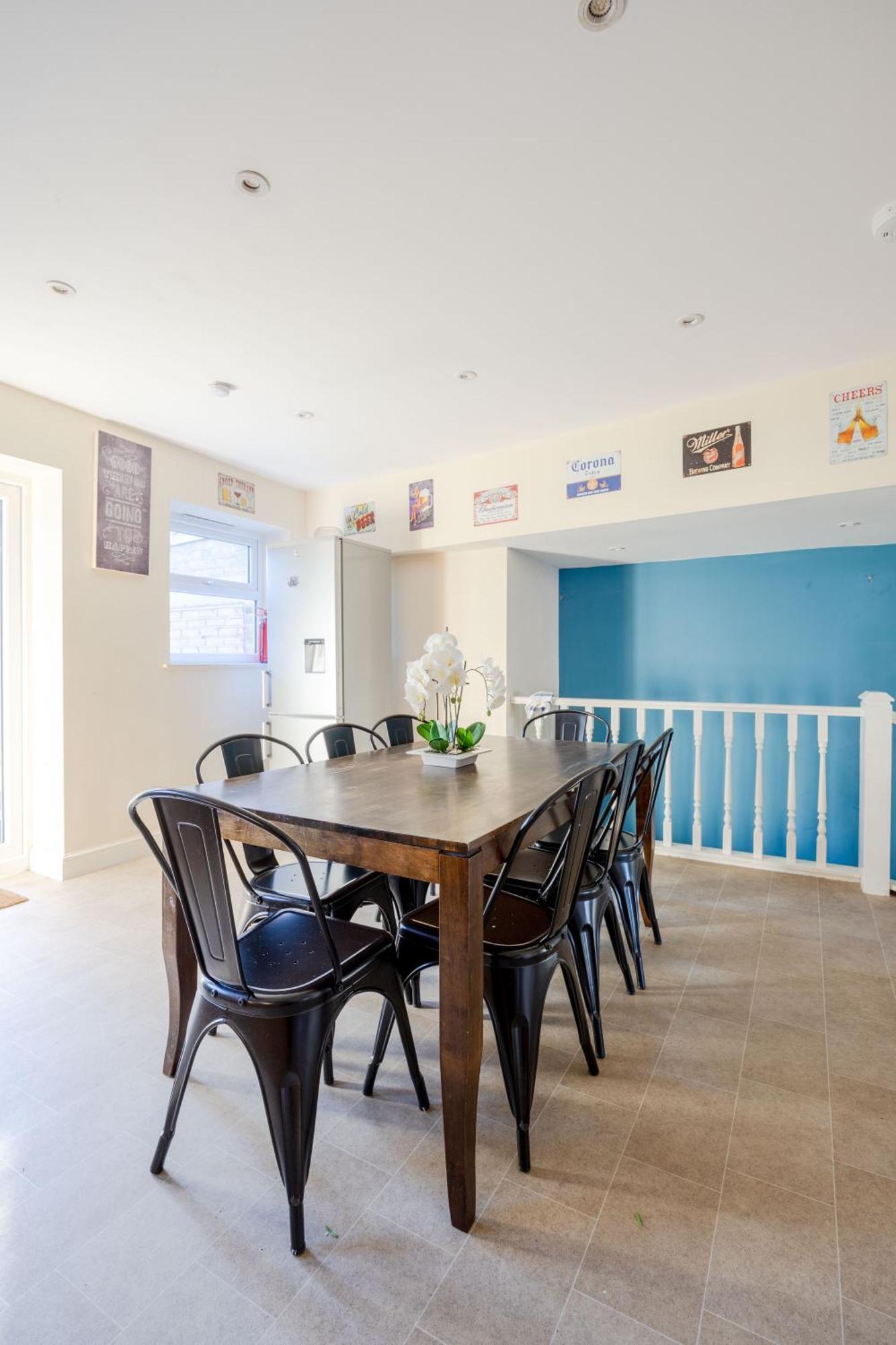 Big House Close To Metro Underground - Sleeps Up To 13 London