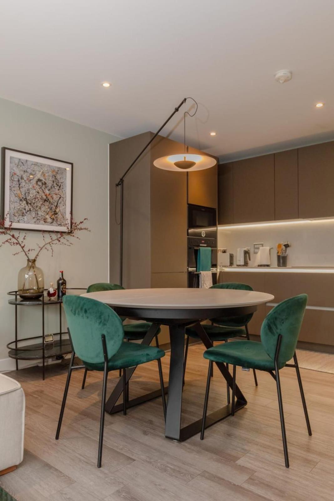 Elegant & Serene 2bd Flat Wroof Terrace Hoxton! * Londen