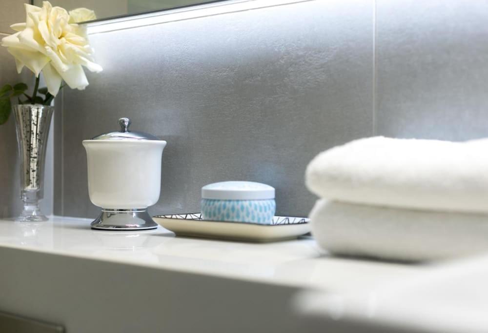 Lovely 2 Beds Flat - A/c - Lift. *