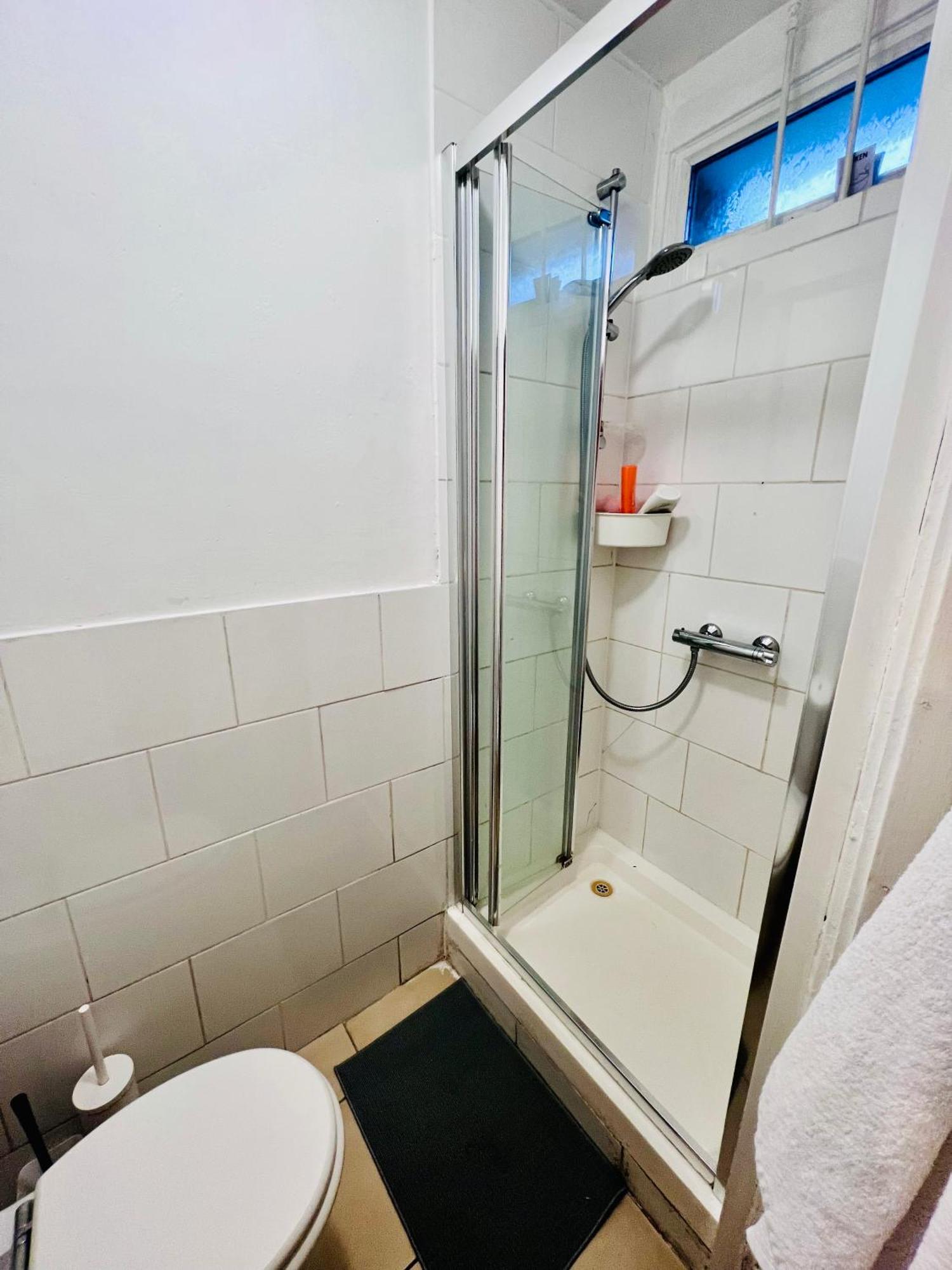 Stunning Double Sw2 Near To Brixton Londres