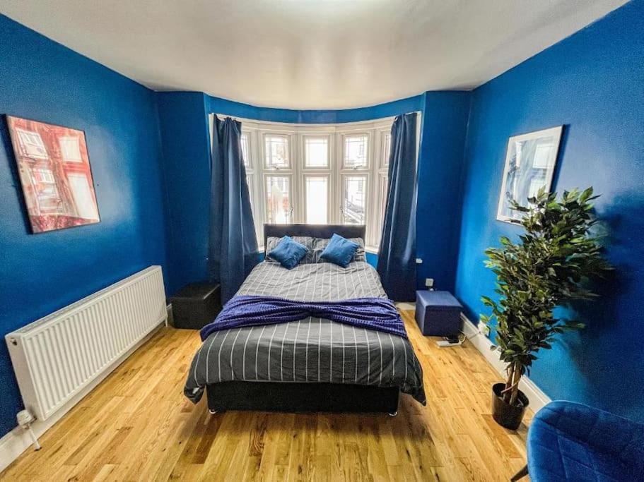 East Townhouse By Harlington * Londres
