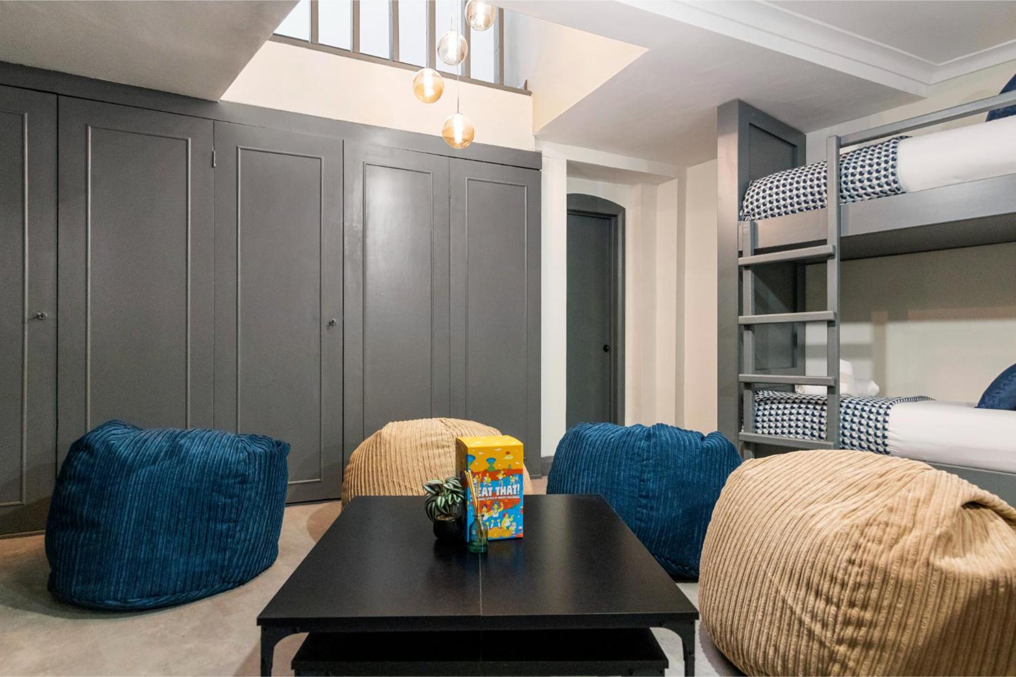 Modern & Funky 3-br Duplex With Games & Sauna *