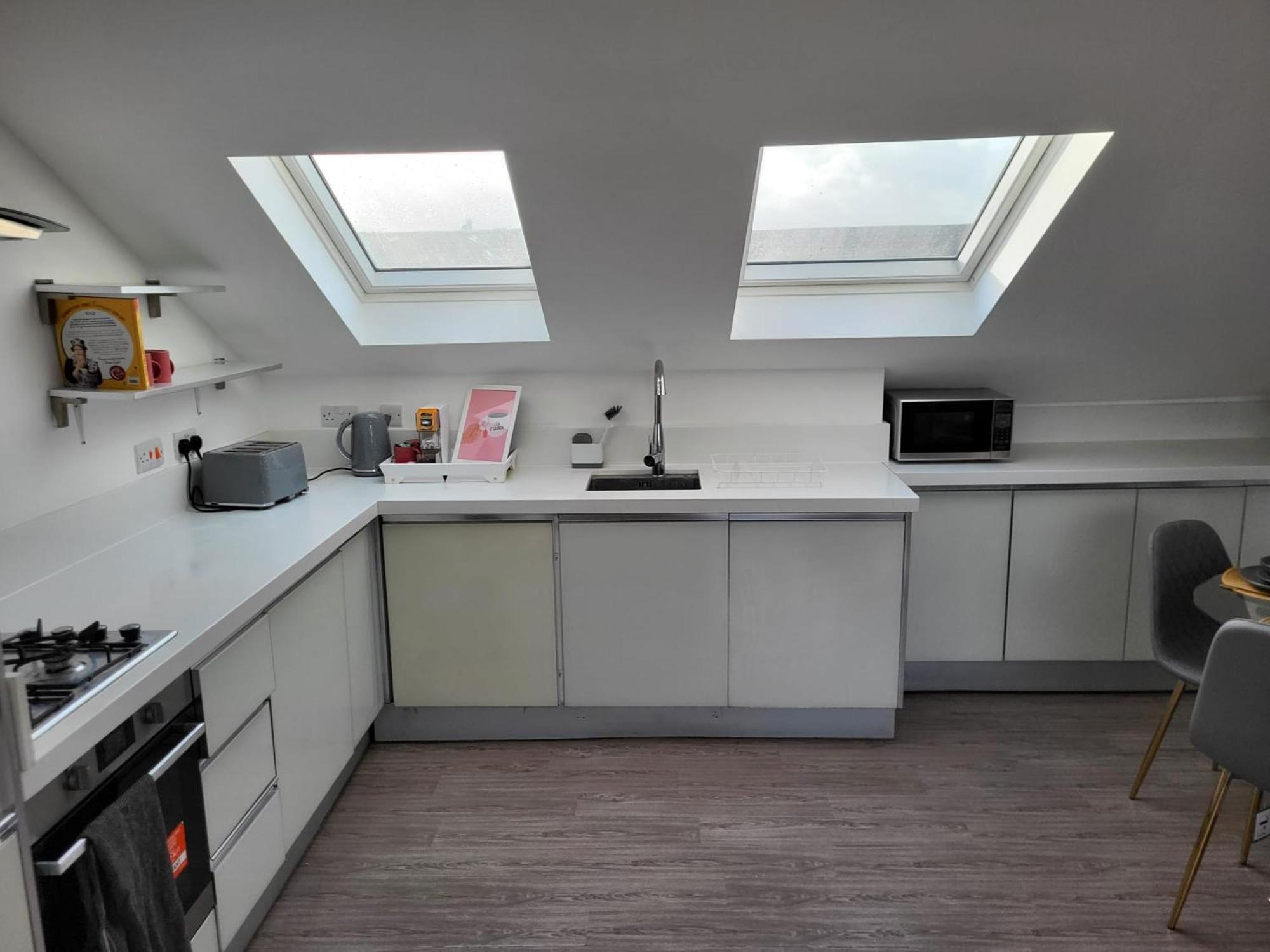 Apartamento 20 Mins To London, Stylish Sky Views 2 Bed *