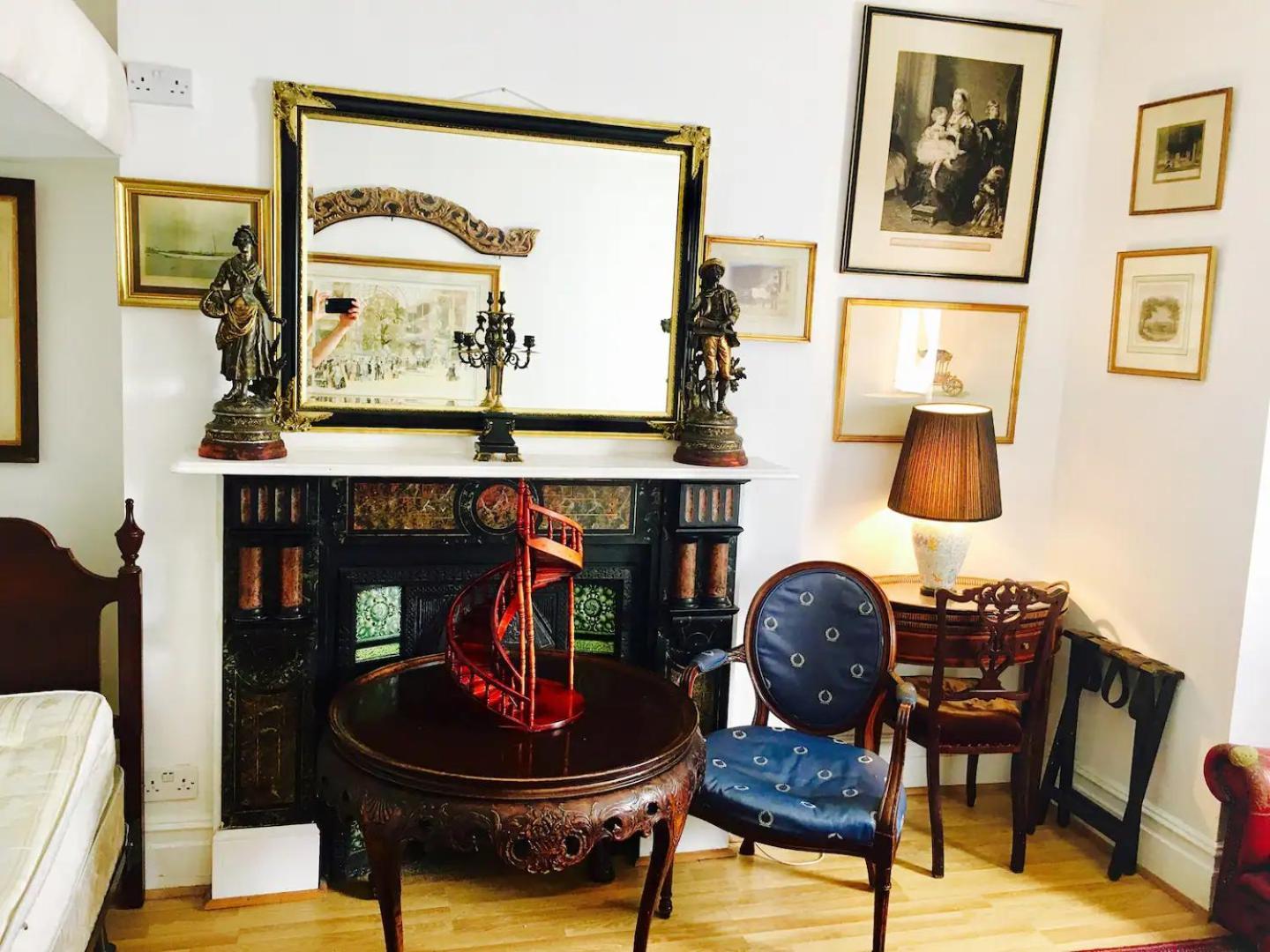 Guest house Quality And Very Good Value Private In Close To Notting Hill Zone 2 *