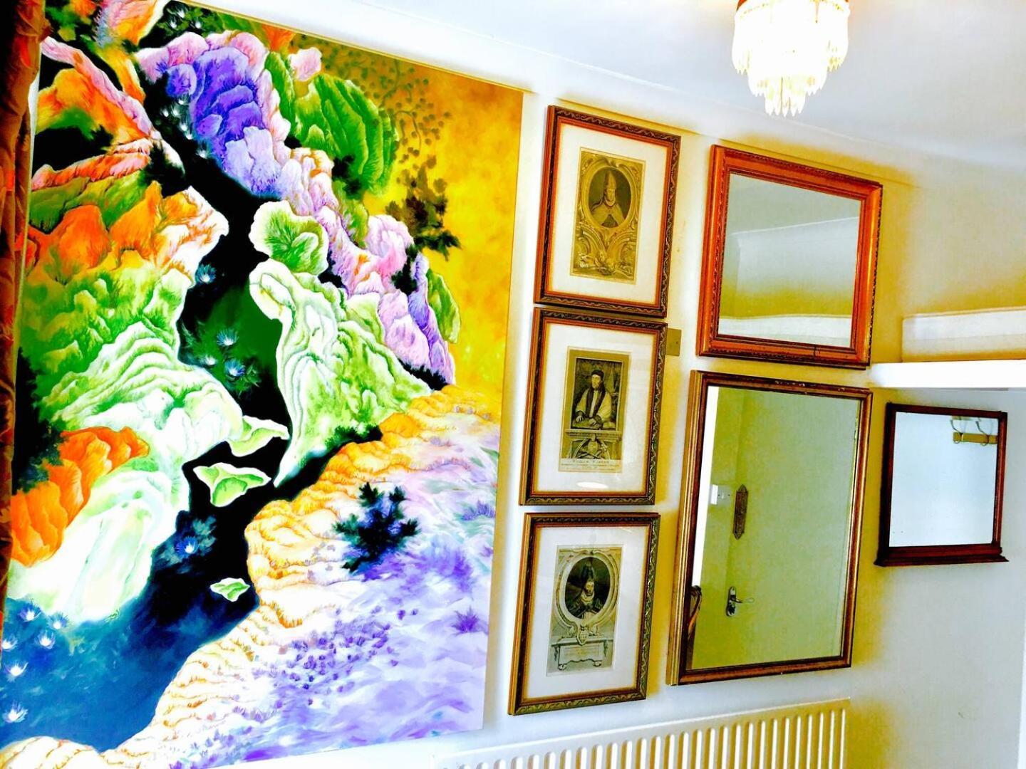Quality And Very Good Value Private In Close To Notting Hill Zone 2 Guest house