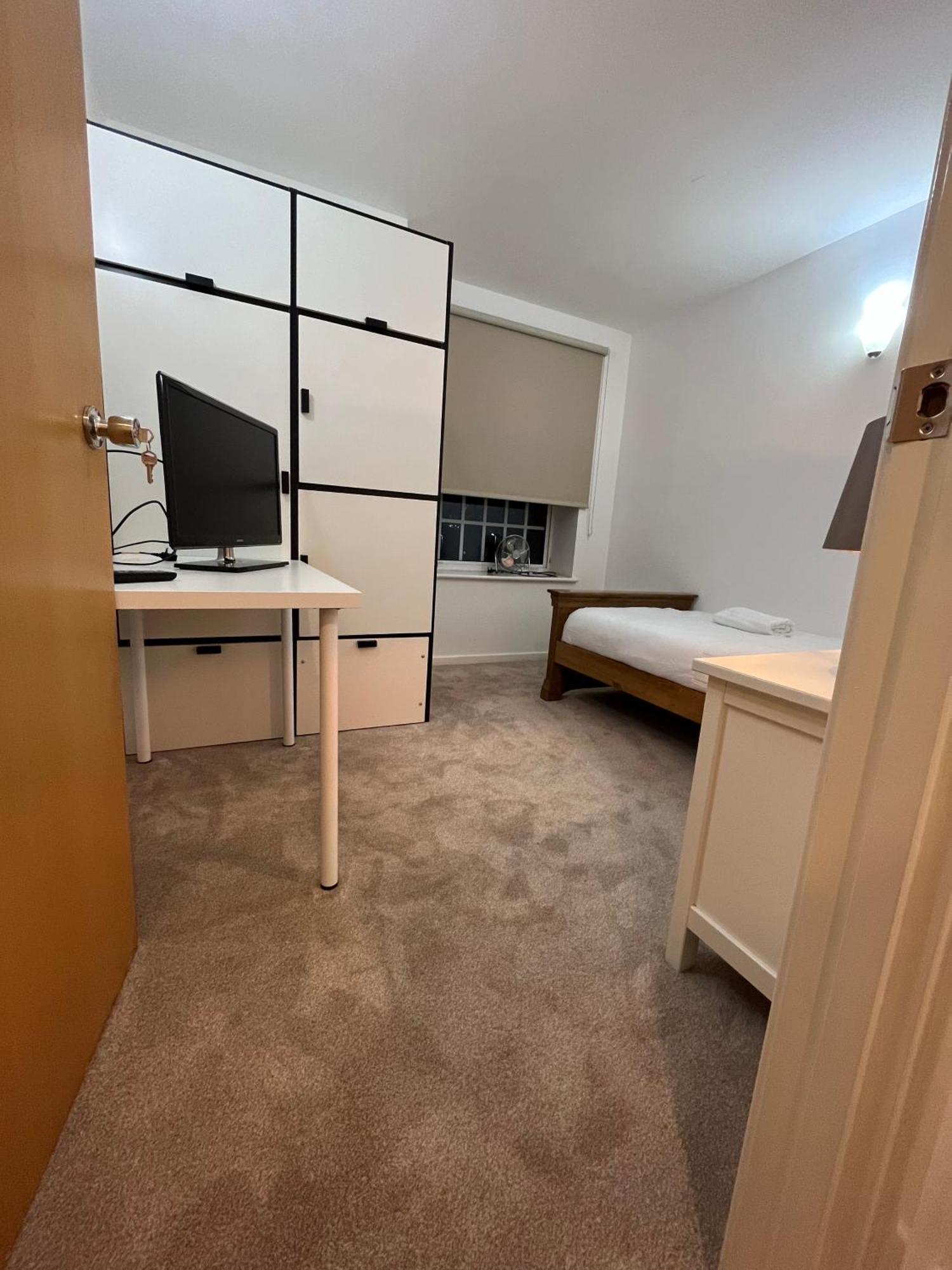 Hotel Your Royal Victoria Excel O2 Arena London