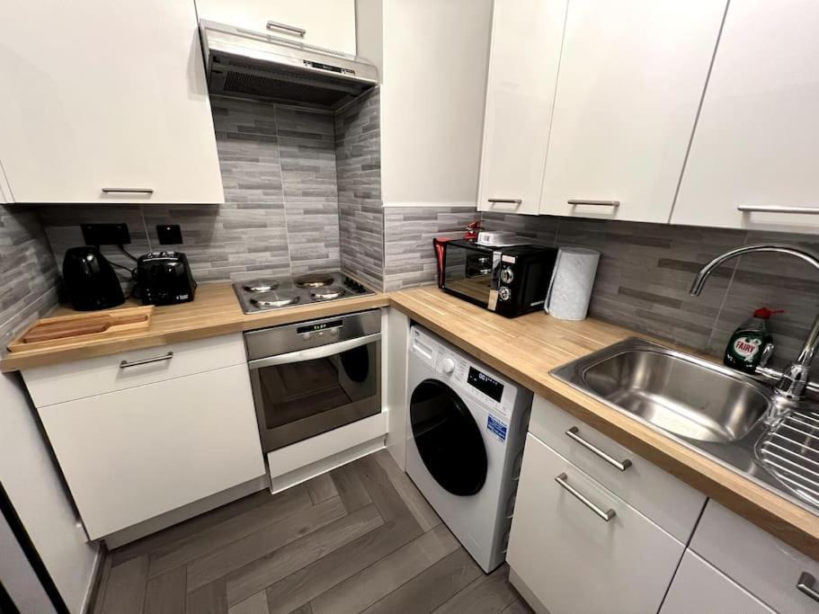In Pimlico/victoria * London