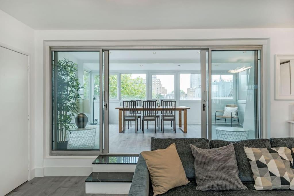 Superb Penthouse With 2 Bathrooms And Roof Terrace Londres