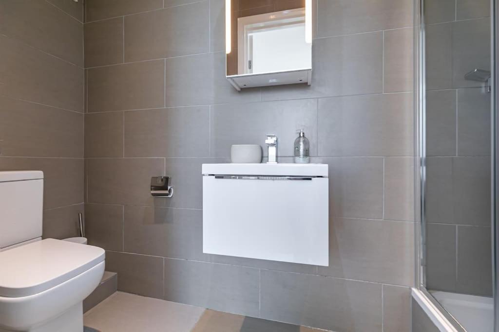 Superb Penthouse With 2 Bathrooms And Roof Terrace Apartamento *