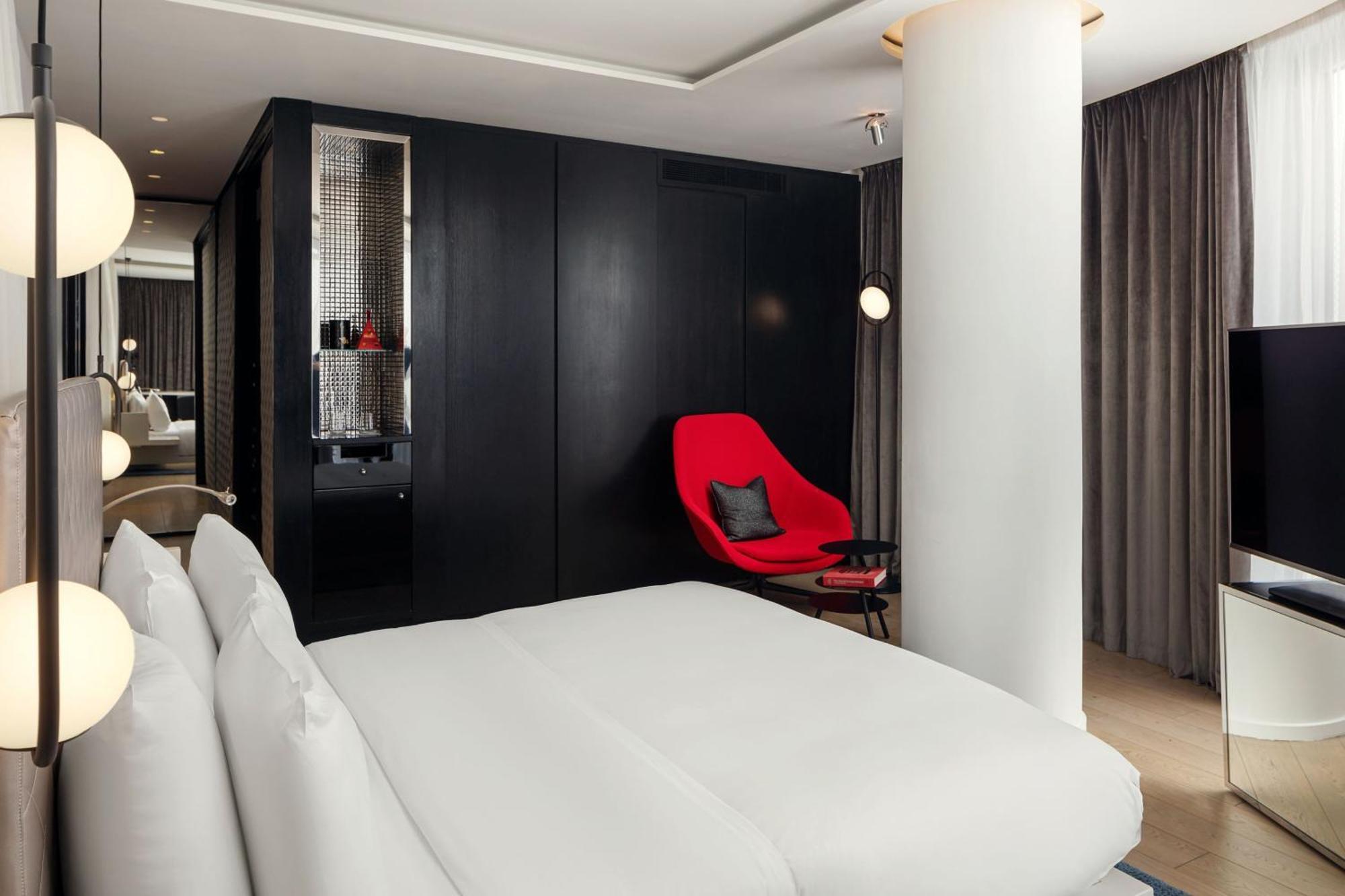 W Hotel Londres