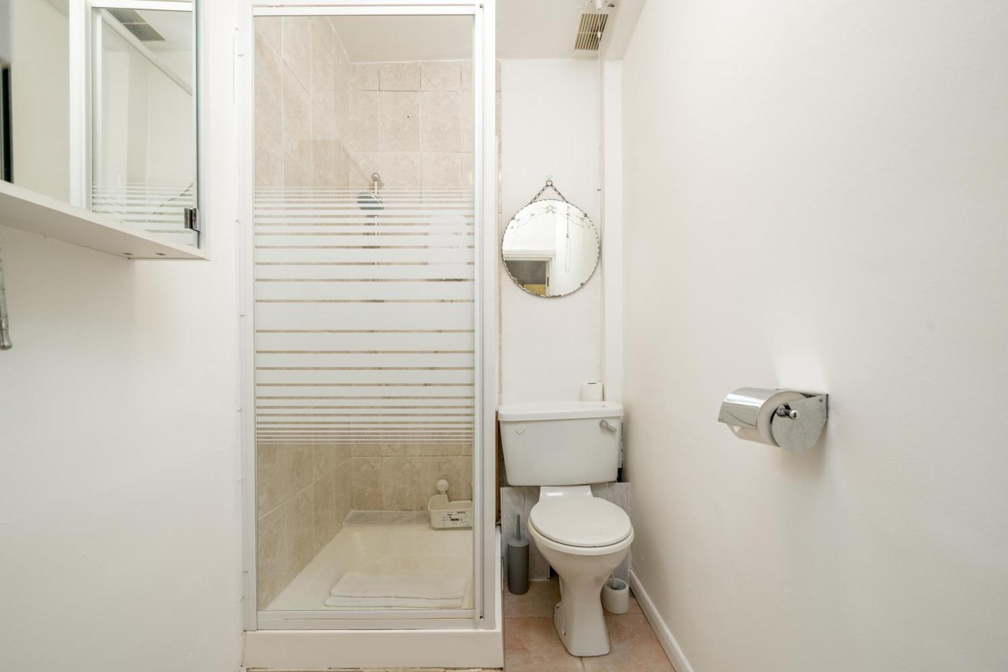 Cozy Maisonette Near Abbey Road
